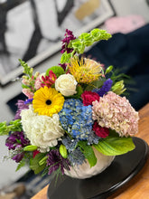 Load image into Gallery viewer, Flowers For a Year / monthly subscription