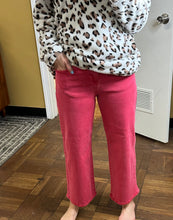 Load image into Gallery viewer, Wide Leg Jeans/// STRETCH VIVA Magenta